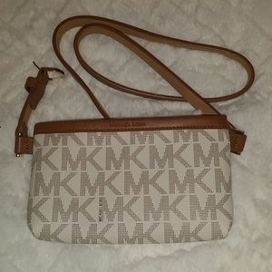 Michael kors NWOT belt bag